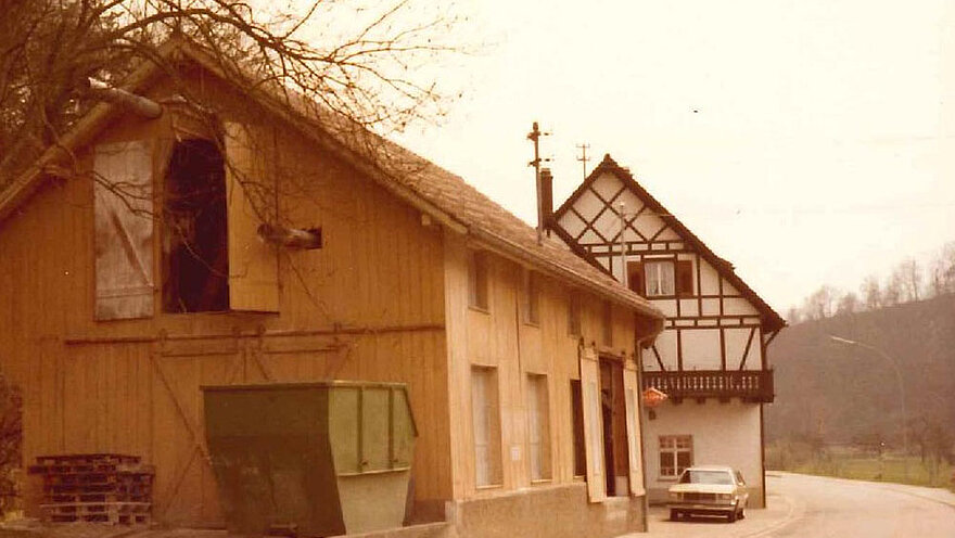 Zwei alte Holzhäuser | Abifor