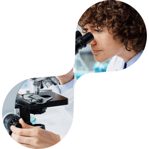 Eine Frau forscht im Labor an einem Mikroskop mit Schmelzkleber | Abifor